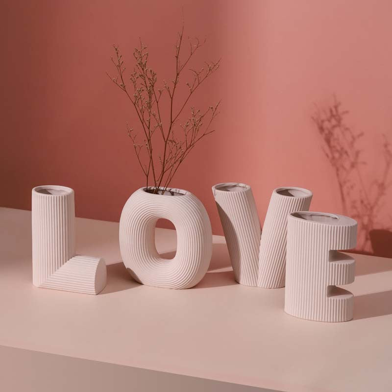 Nordic Creative Art LOVE Letter Stripe Ceramic Vase
